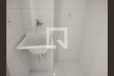 Banheiro, com tanque e espaço para máquina de lavar de kitnet/studio para alugar com 1 quarto, 45m² em Tatuapé, São Paulo