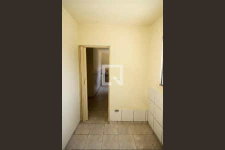 Quarto de casa para alugar com 2 quartos, 60m² em Vila Divina Pastora, São Paulo