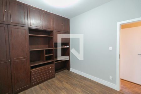 Quarto 2 de casa à venda com 3 quartos, 360m² em Serrano, Belo Horizonte