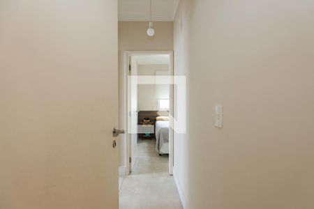 Corredor de apartamento para alugar com 3 quartos, 84m² em Vila Suzana, São Paulo