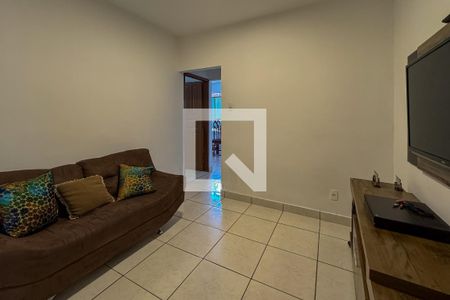 Sala de casa à venda com 3 quartos, 220m² em Pompéia, Belo Horizonte