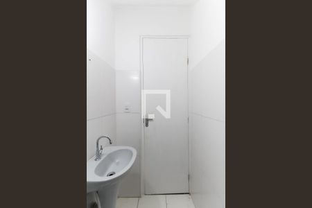 Lavabo de casa de condomínio à venda com 2 quartos, 68m² em Vila Carmosina, São Paulo