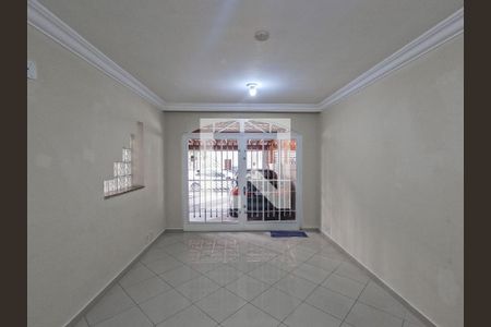 Casa à venda com 3 quartos, 240m² em Chácara Inglesa, São Paulo