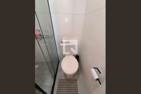 Banheiro de apartamento à venda com 2 quartos, 51m² em Vila Nogueira, Diadema