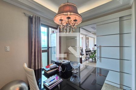 Saleta de apartamento à venda com 4 quartos, 290m² em Fazenda Santa Cândida, Campinas