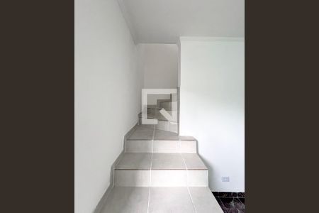 Escada de casa para alugar com 2 quartos, 90m² em Jardim Sao Saverio, São Paulo