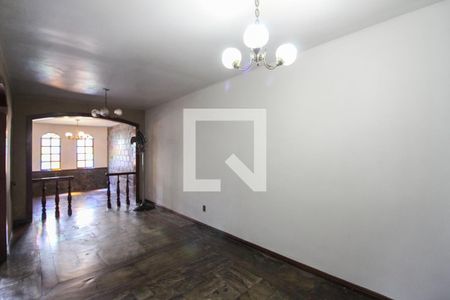 Sala 2 de casa para alugar com 4 quartos, 392m² em Alípio de Melo, Belo Horizonte