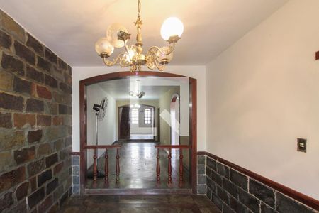 Sala 1 de casa para alugar com 4 quartos, 392m² em Alípio de Melo, Belo Horizonte