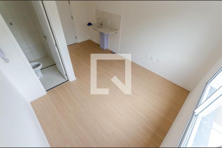 Quarto de kitnet/studio para alugar com 2 quartos, 18m² em Jardim Jaragua (sao Domingos), São Paulo