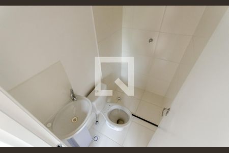 Banheiro de kitnet/studio para alugar com 2 quartos, 18m² em Jardim Jaragua (sao Domingos), São Paulo