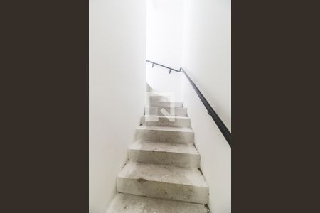 Escada de casa de condomínio à venda com 4 quartos, 214m² em Residencial Onze (alphaville), Santana de Parnaíba