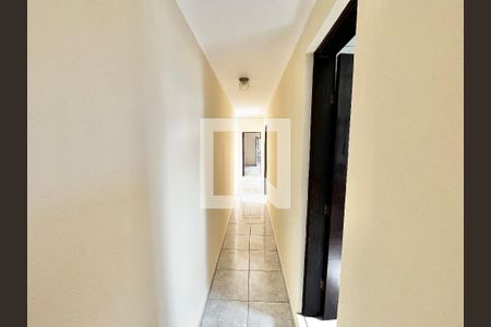 Corredor de casa à venda com 3 quartos, 214m² em Vila Pita, São Paulo