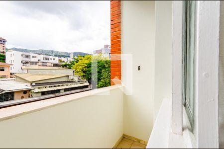 Varanda de apartamento para alugar com 3 quartos, 90m² em Cruzeiro, Belo Horizonte