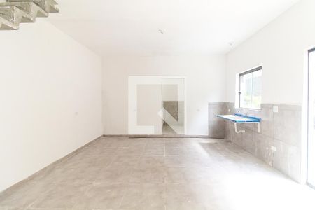 Sala/Cozinha de casa para alugar com 2 quartos, 80m² em Jardim Helena, São Paulo