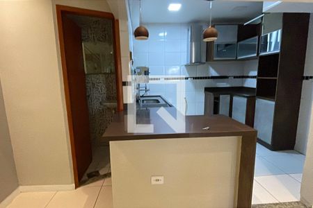 Sala de casa para alugar com 2 quartos, 90m² em Jardim Vinte E Cinco de Agosto, Duque de Caxias