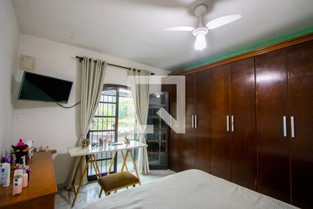 Quarto 1 de casa à venda com 3 quartos, 198m² em Jardim Marek, Santo André