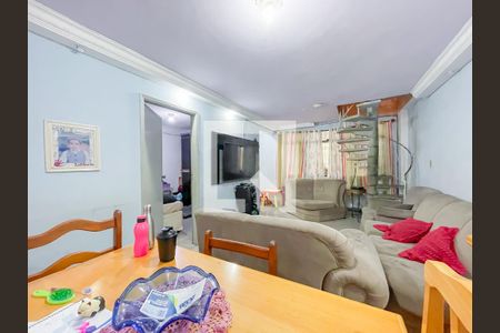 Sala de casa à venda com 6 quartos, 220m² em Metalúrgicos, Osasco