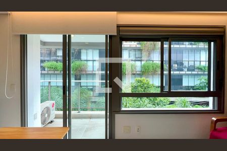 Varanda de kitnet/studio para alugar com 1 quarto, 33m² em Vila Madalena, São Paulo