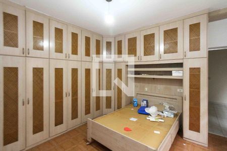 Quarto de casa para alugar com 4 quartos, 200m² em Vila Antonieta, São Paulo