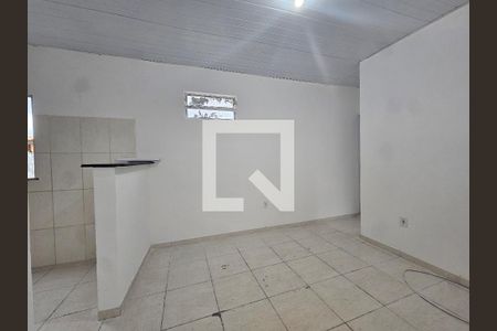 sala de casa para alugar com 2 quartos, 43m² em Imbuí, Salvador