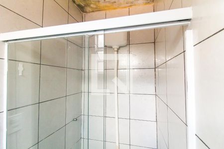 Banheiro de casa para alugar com 1 quarto, 60m² em Vila Carmosina, São Paulo