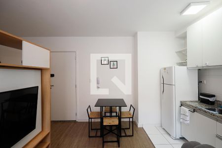 Sala / Cozinha de apartamento para alugar com 1 quarto, 31m² em Vila Mazzei, São Paulo
