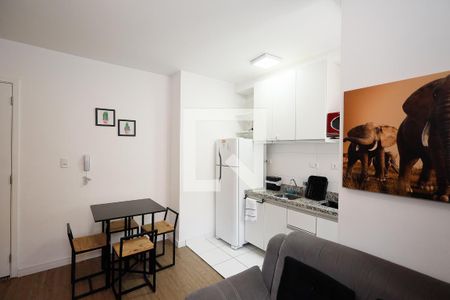 Sala / Cozinha de apartamento para alugar com 1 quarto, 31m² em Vila Mazzei, São Paulo