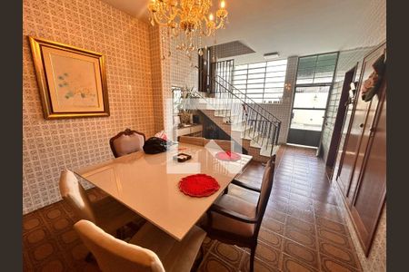 Sala de casa para alugar com 5 quartos, 322m² em Colégio Batista, Belo Horizonte
