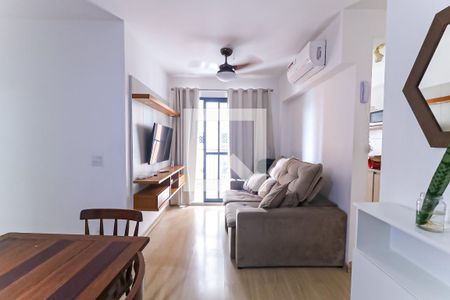 Sala de apartamento para alugar com 2 quartos, 49m² em Todos Os Santos, Rio de Janeiro