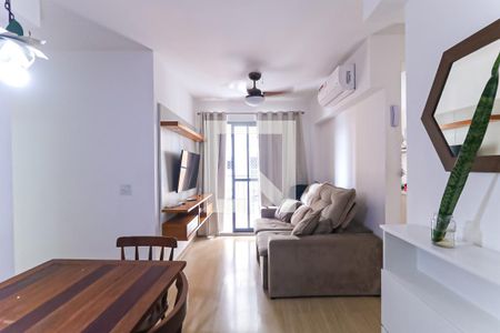 Sala de apartamento para alugar com 2 quartos, 49m² em Todos Os Santos, Rio de Janeiro