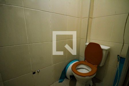 Banheiro de casa para alugar com 2 quartos, 70m² em Cidade Ocian, Praia Grande