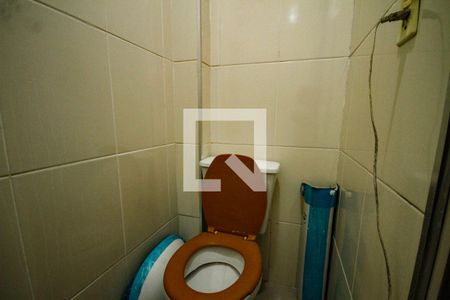 Banheiro de casa para alugar com 2 quartos, 70m² em Cidade Ocian, Praia Grande