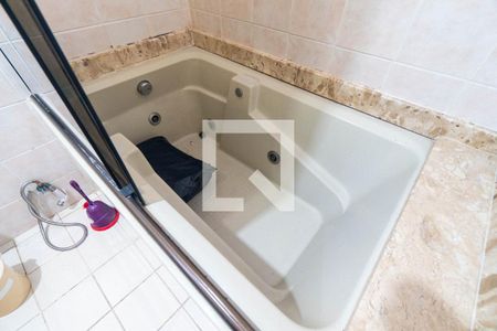 Banheiro da Suíte de apartamento para alugar com 2 quartos, 202m² em Vila Monte Alegre, São Paulo