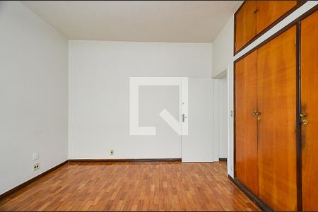 Quarto 1 de casa para alugar com 3 quartos, 180m² em Sagrada Família, Belo Horizonte
