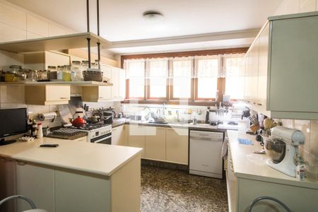 Cozinha de casa de condomínio à venda com 4 quartos, 490m² em Residencial Cinco (alphaville), Santana de Parnaíba