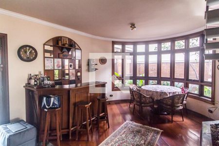 Sala de casa de condomínio à venda com 4 quartos, 490m² em Residencial Cinco (alphaville), Santana de Parnaíba