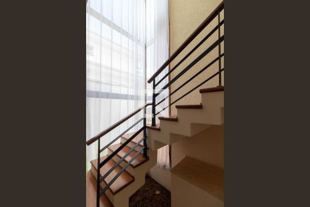 Escada de casa de condomínio para alugar com 4 quartos, 370m² em Loteamento Alphaville Campinas, Campinas