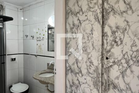 Banheiro de apartamento para alugar com 1 quarto, 65m² em Itararé, Santos