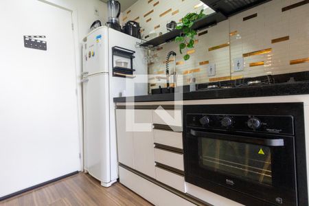 Sala e Cozinha de apartamento para alugar com 2 quartos, 30m² em Vila Esperança, São Paulo