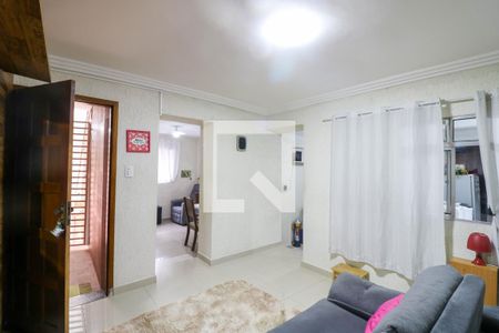 Casa à venda com 4 quartos, 260m² em Jardim Mirante, São Paulo