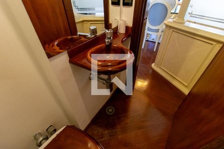 Lavabo de apartamento para alugar com 1 quarto, 90m² em Água Verde, Curitiba