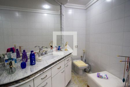 Banheiro da Suíte de casa para alugar com 3 quartos, 334m² em Vila Santana, Sorocaba