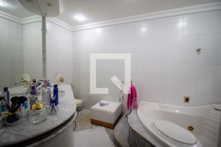 Banheiro da Suíte de casa para alugar com 3 quartos, 334m² em Vila Santana, Sorocaba