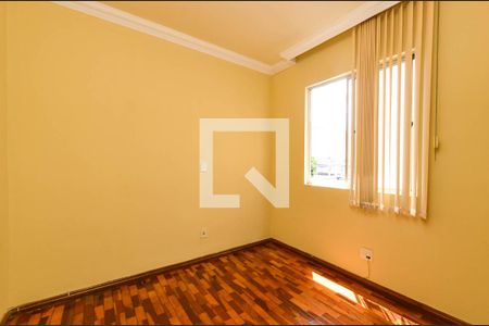 Quarto 2 de apartamento para alugar com 3 quartos, 77m² em União, Belo Horizonte
