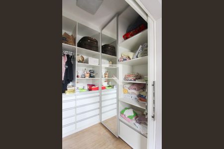 Closet da suíte 1 de casa para alugar com 4 quartos, 360m² em Itapoã, Belo Horizonte