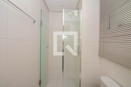 Banheiro da Suíte de apartamento para alugar com 1 quarto, 76m² em Três Figueiras, Porto Alegre