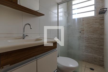 Banheiro de apartamento para alugar com 2 quartos, 46m² em Vila Mogilar, Mogi das Cruzes