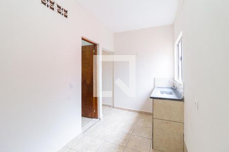 Cozinha e area de serviço de casa para alugar com 1 quarto, 36m² em Cipava, Osasco
