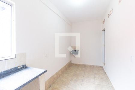 Cozinha e area de serviço de casa para alugar com 1 quarto, 36m² em Cipava, Osasco