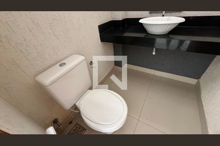 Lavabo de casa para alugar com 4 quartos, 200m² em Vargem Grande, Rio de Janeiro